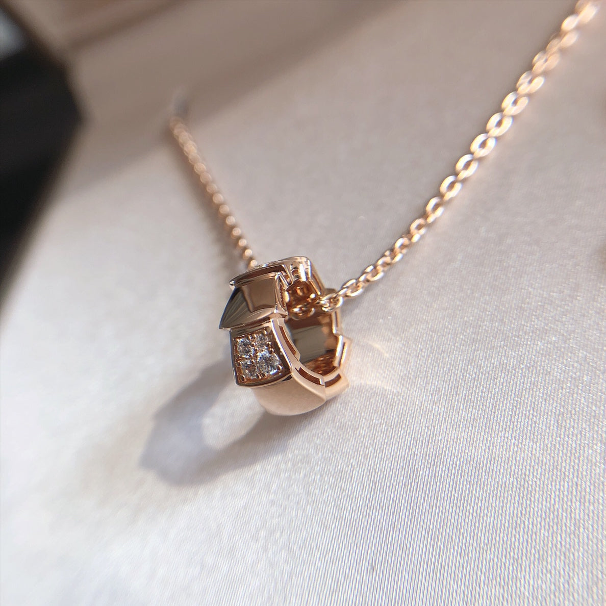 [Jewelicorn]SERPENTI PEDANT DIAMOND PINK GOLD NECKLACE
