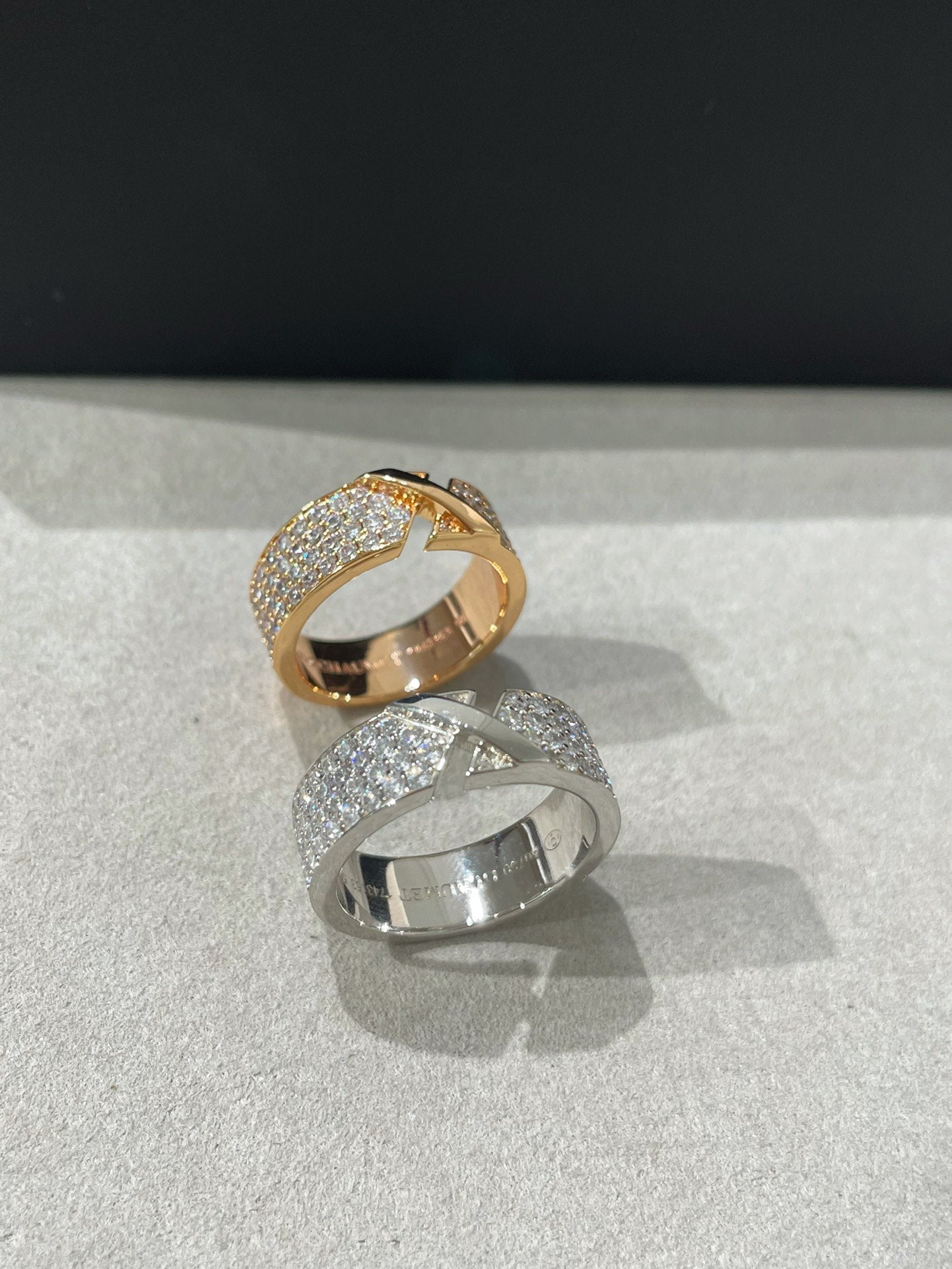 [Jewelicorn]LIENS EVIDENCE  DIAMOND PAVED RING