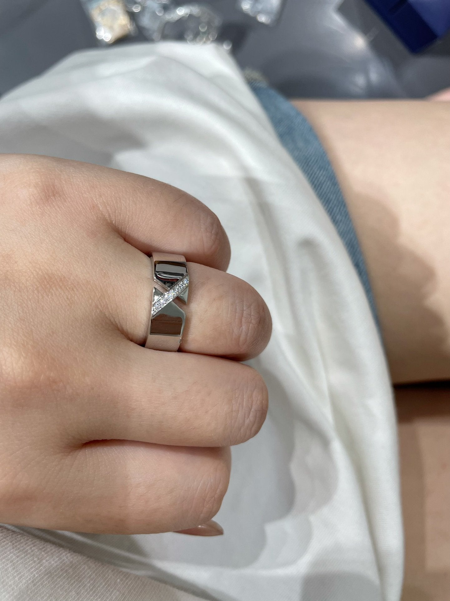 [Jewelicorn]LIENS EVIDENCE DIAOMOND RING