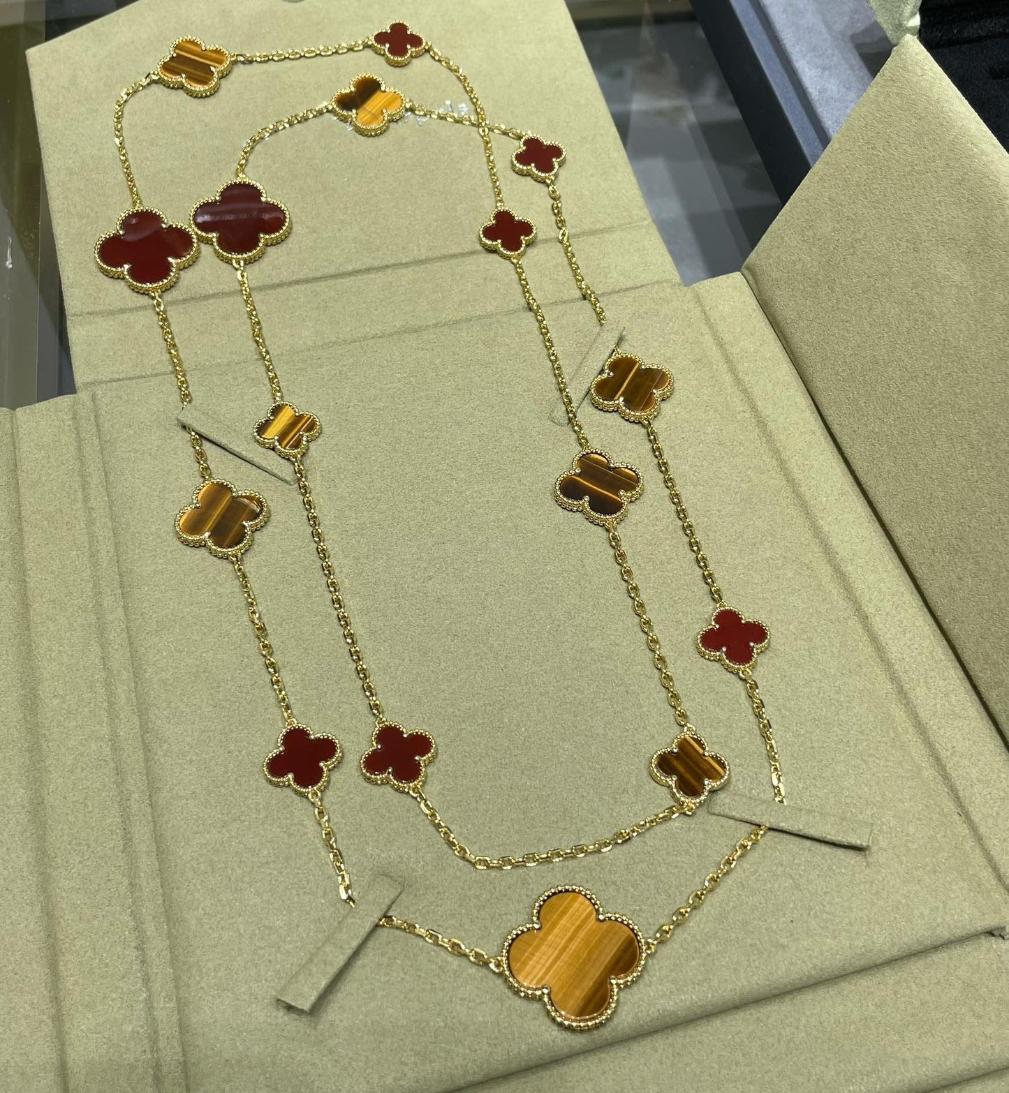 [Jewelicorn]CLOVER 16 MOTIF CARNELIAN TIGER EYE ROSE GOLD NECKLACE