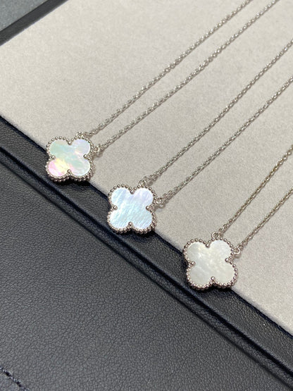 [Jewelicorn]CLOVER MEDIUM SILVER WHITE MOP NECKLACE