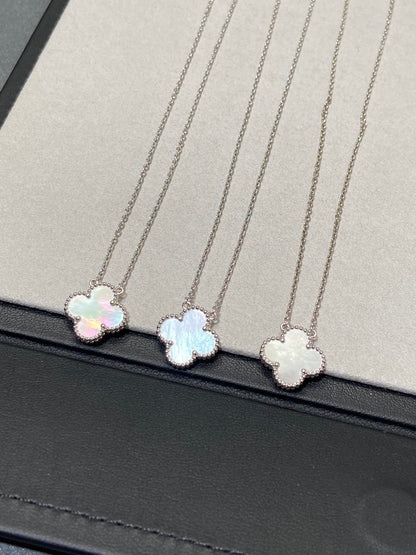 [Jewelicorn]CLOVER MEDIUM SILVER WHITE MOP NECKLACE