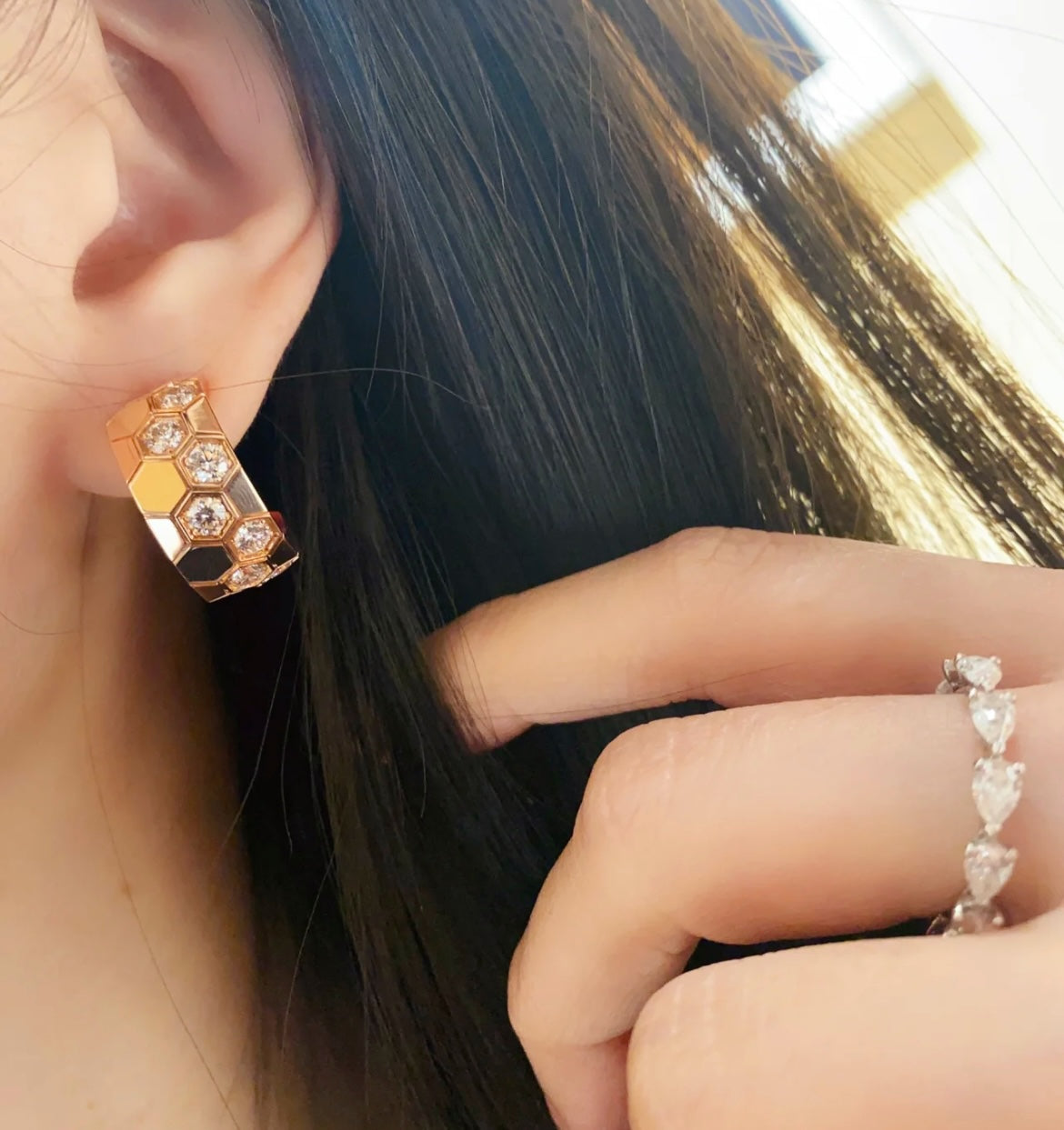 [Jewelicorn]BEE LOVE DIAMOND HOOP EARRINGS