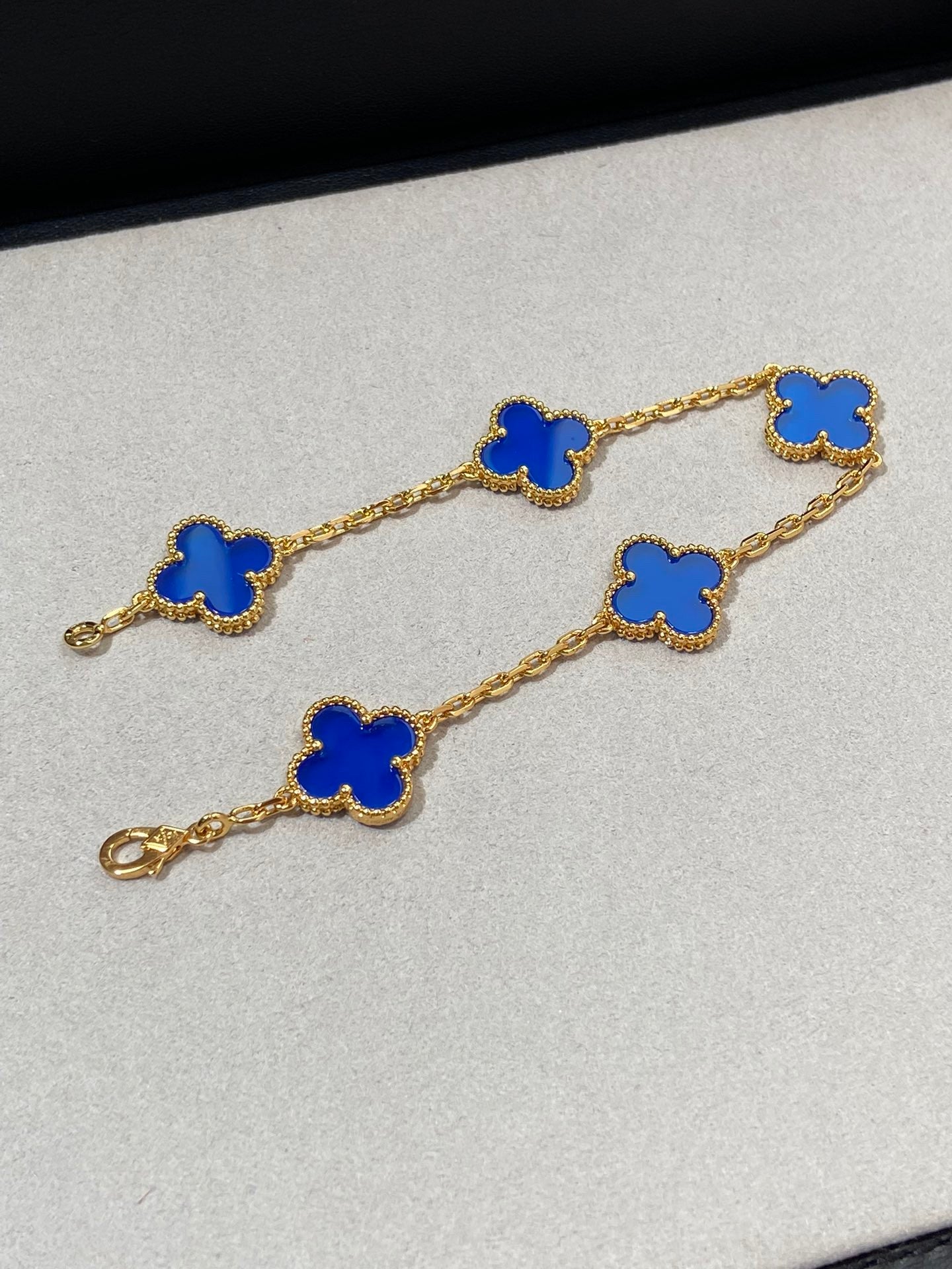 [Jewelicorn]CLOVER 5 MOTIFS DEEP BLUE BRACELET