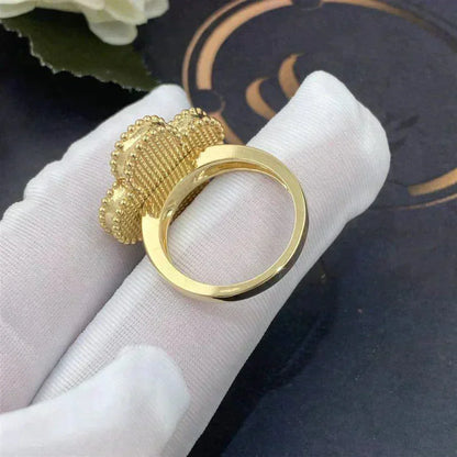 [Jewelicorn]CLOVER WHITE MOP RING